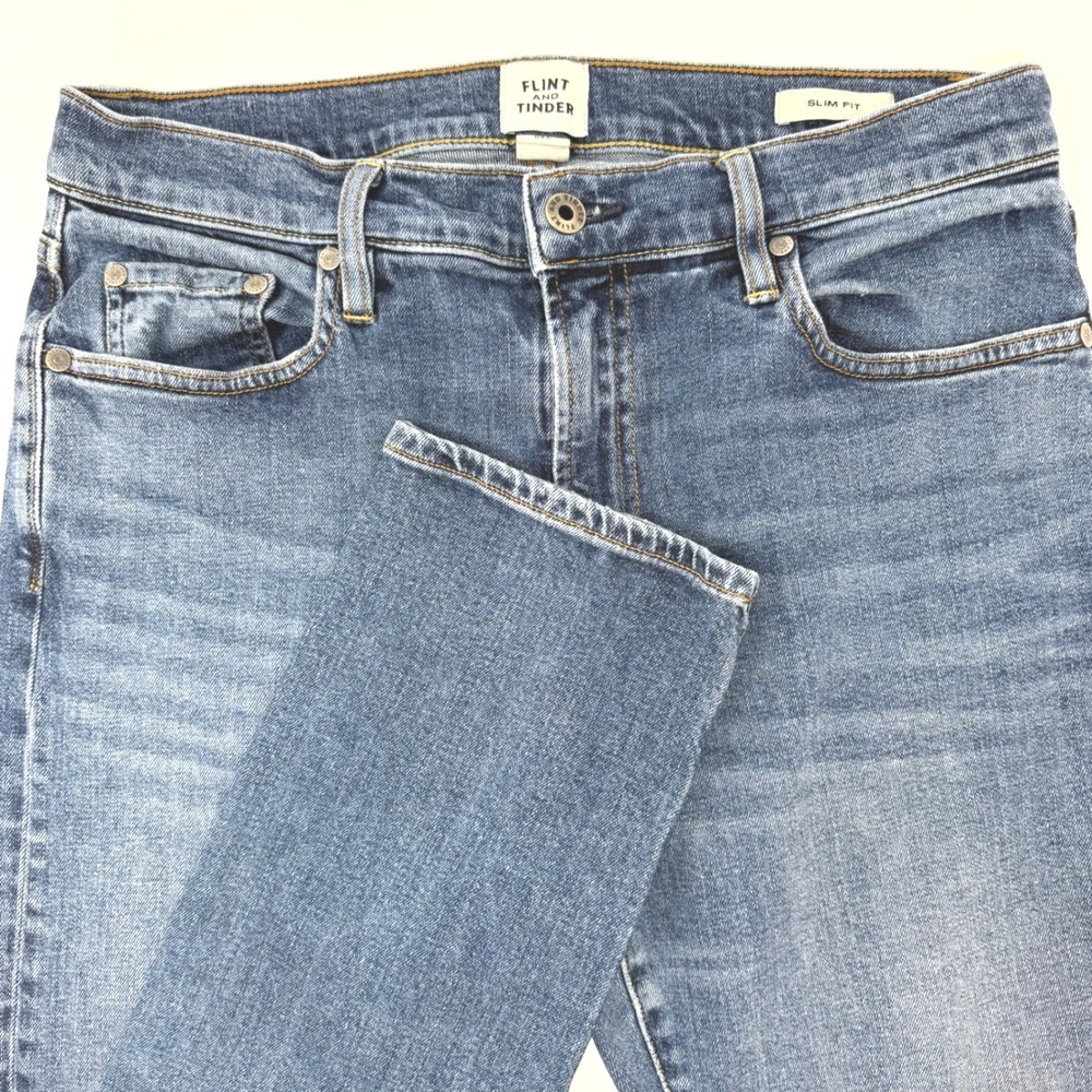 Flint and Tinder Slim Fit Jeans Mens 32x32 Medium Wash Blue Made in USA Stretch
